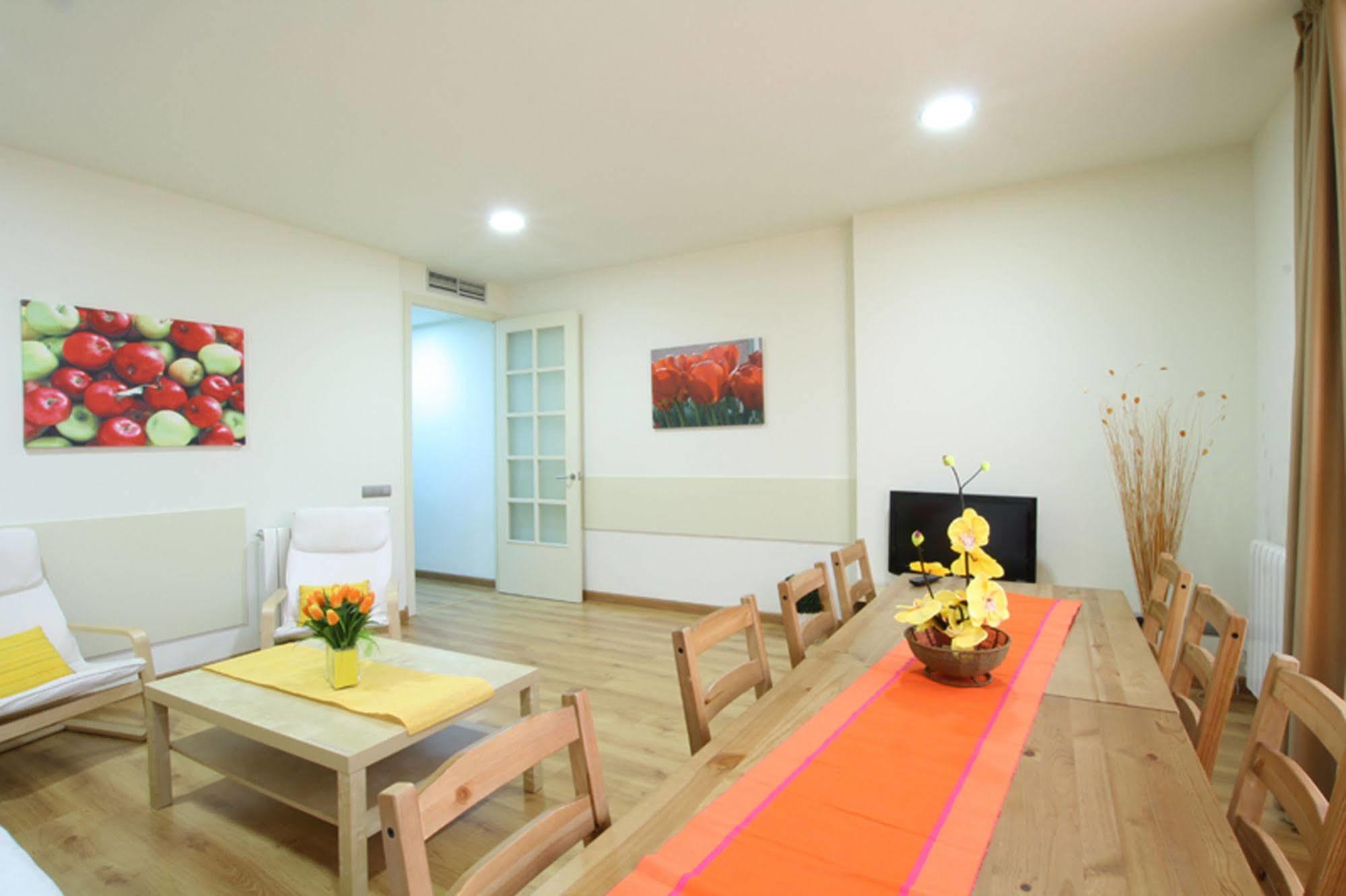 Barcelona Sants Station Apartments Exterior photo